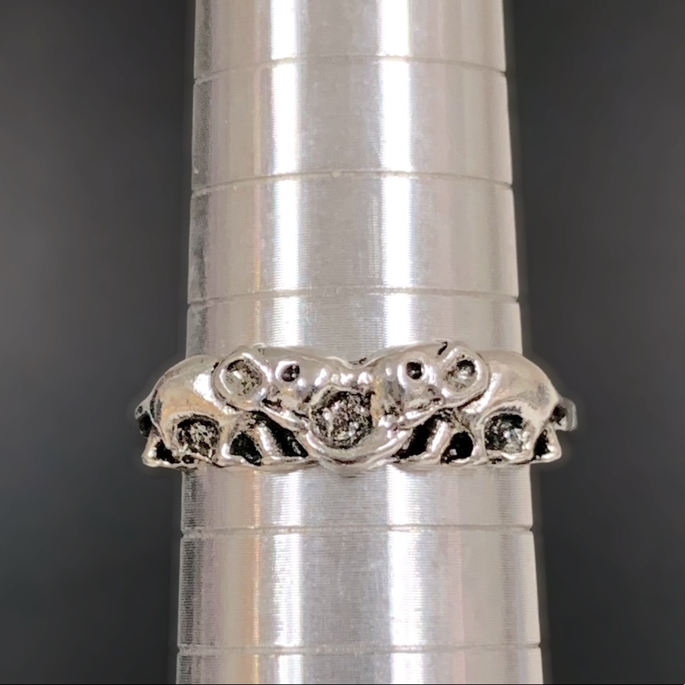 Costume Silver Two Elephants Ring -Sz 5.33 - Picture 1 of 3
